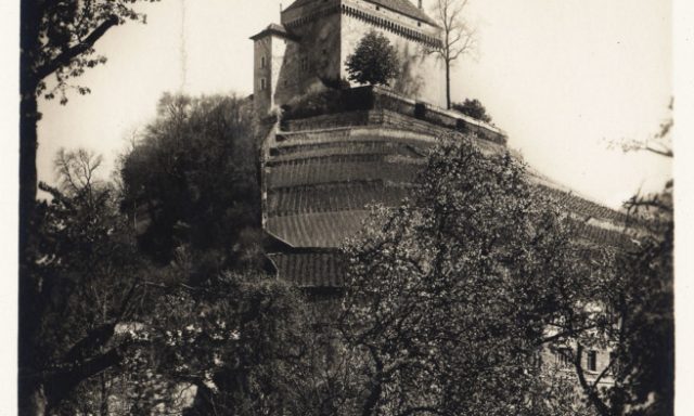 Château du Châtelard vu de Tavel