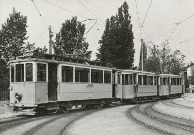 Tram devant le dépôt de Clarens