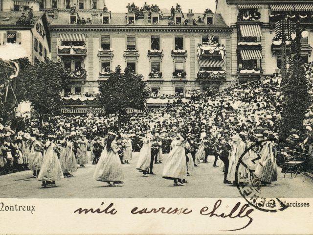 Foule à la Fête des Narcisses