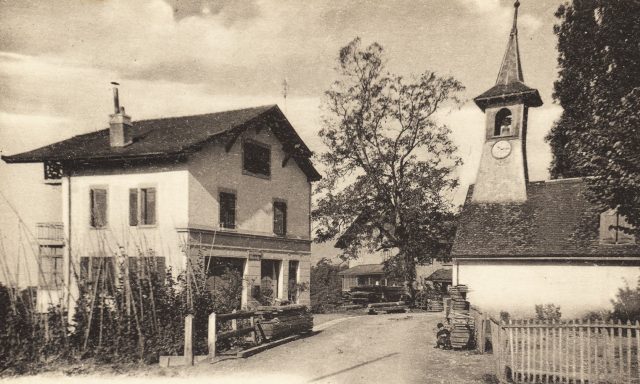 Route du Village – L’ancienne poste et la chapelle