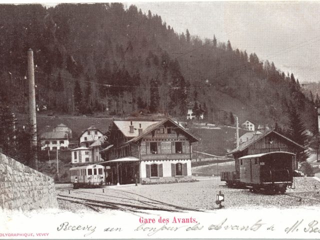 Gare des Avants